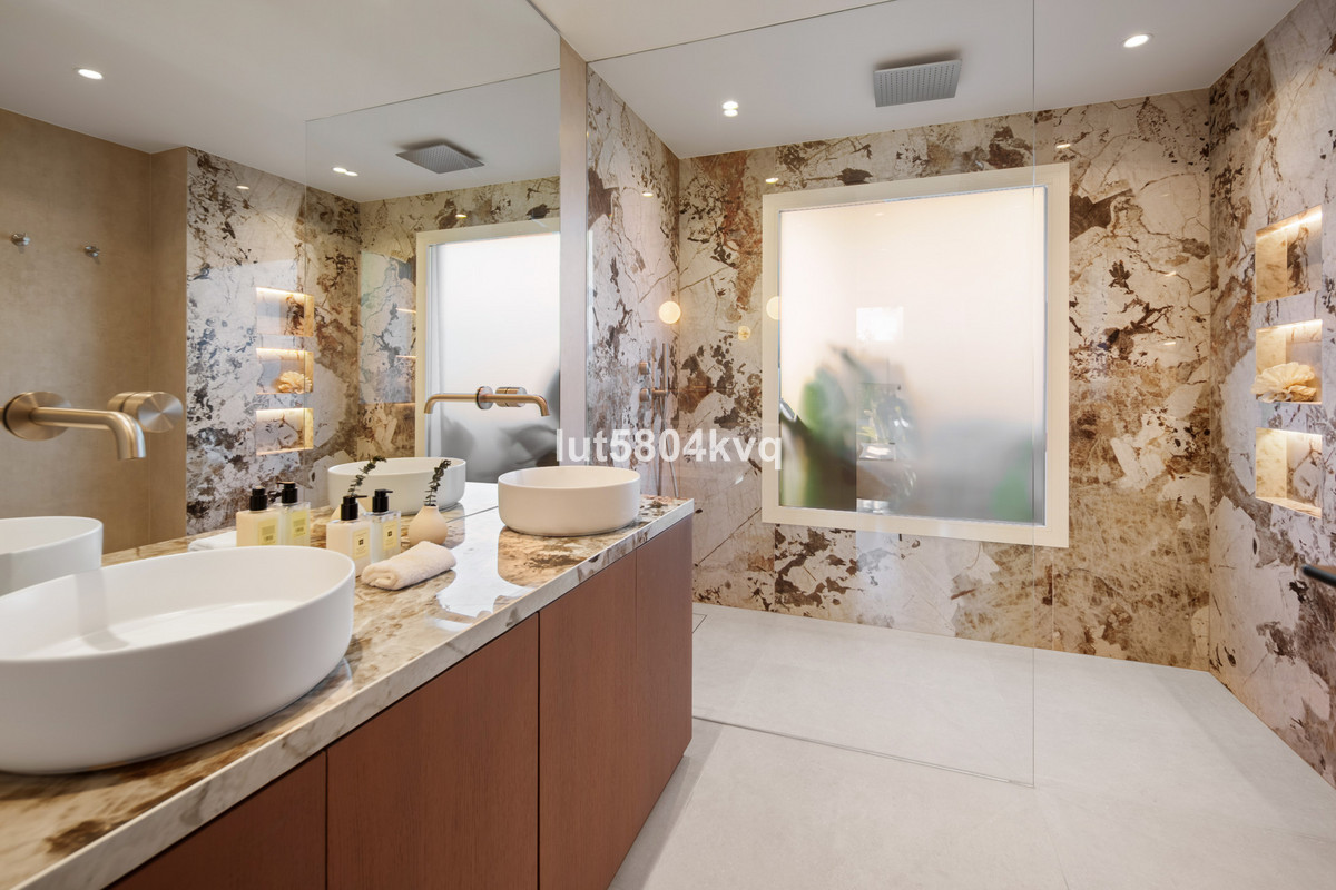 Huis te koop in The Golden Mile | 4 slaapkamers H5299369