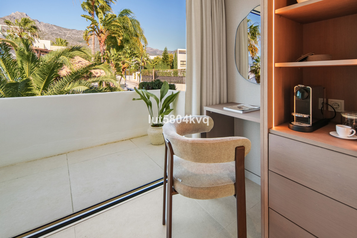 Huis te koop in The Golden Mile | 4 slaapkamers H5299369