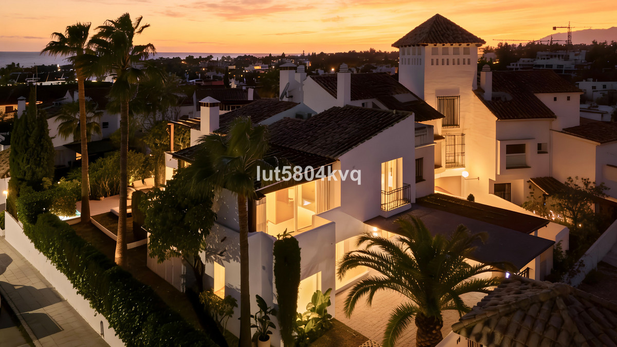 Huis te koop in The Golden Mile | 4 slaapkamers H5299369