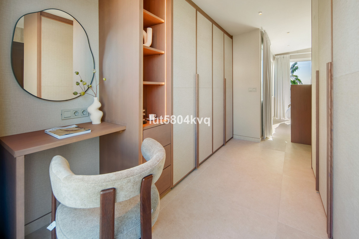 Huis te koop in The Golden Mile | 4 slaapkamers H5299369