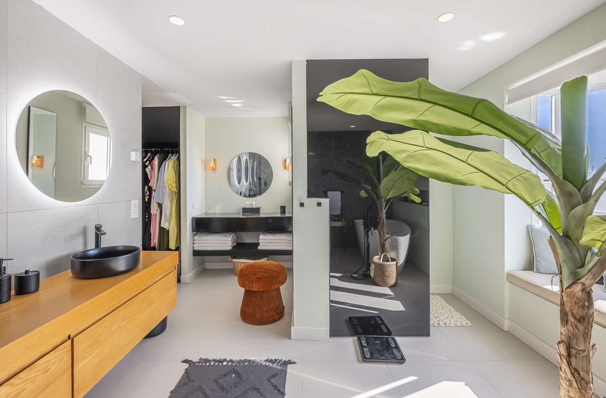 Huis te koop in The Golden Mile | 4 slaapkamers H5346865