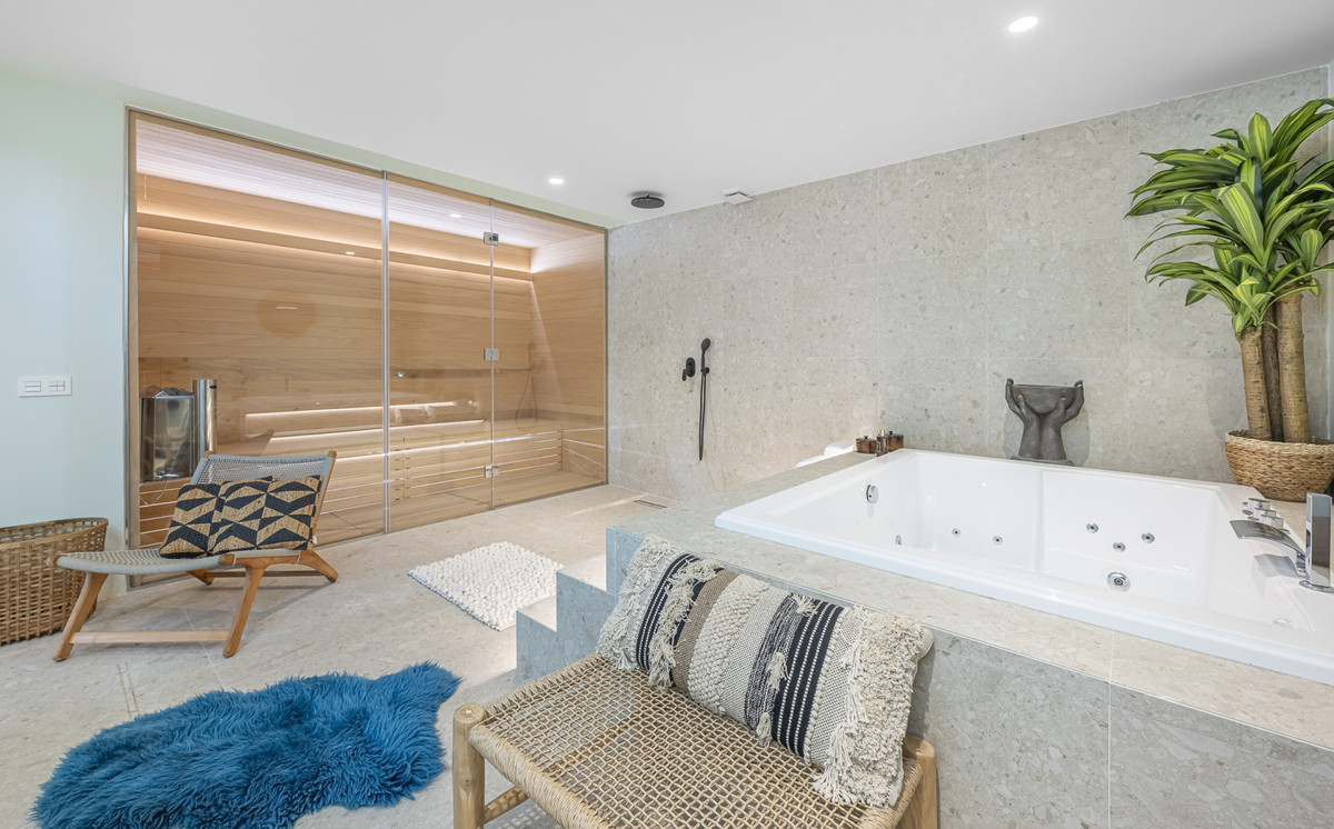 Huis te koop in The Golden Mile | 4 slaapkamers H5347720