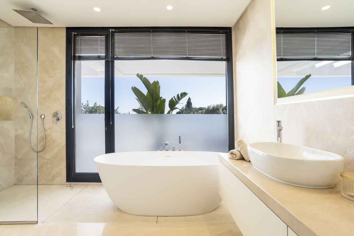Huis te koop in The Golden Mile | 5 slaapkamers H5355364