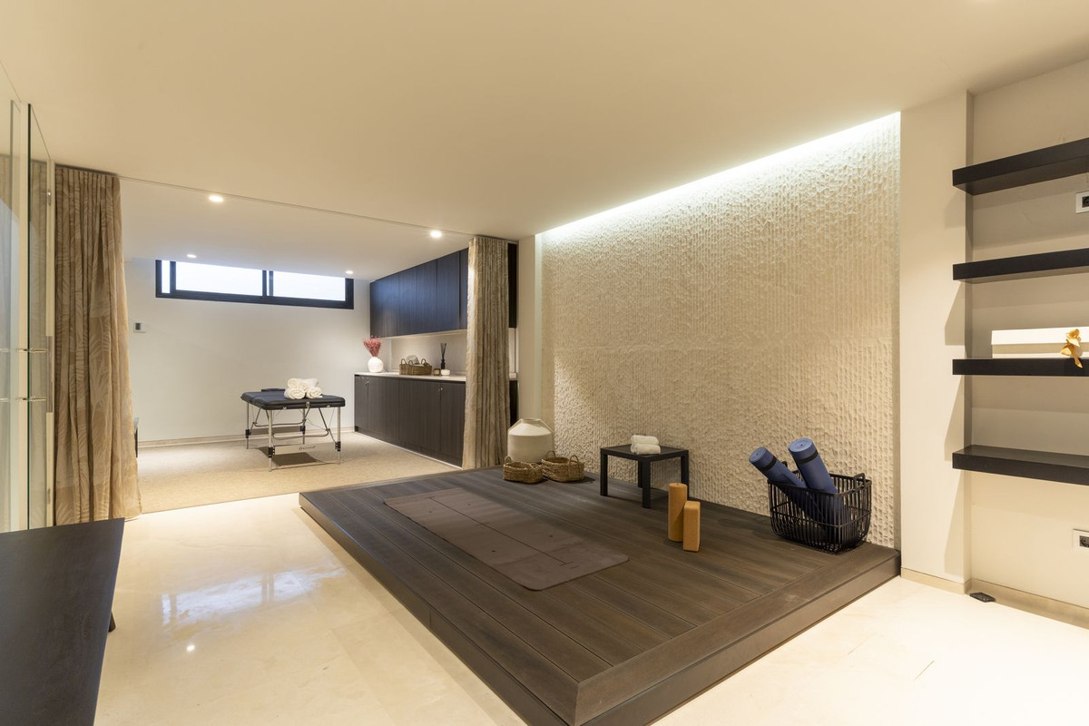 Huis te koop in The Golden Mile | 5 slaapkamers H5355364