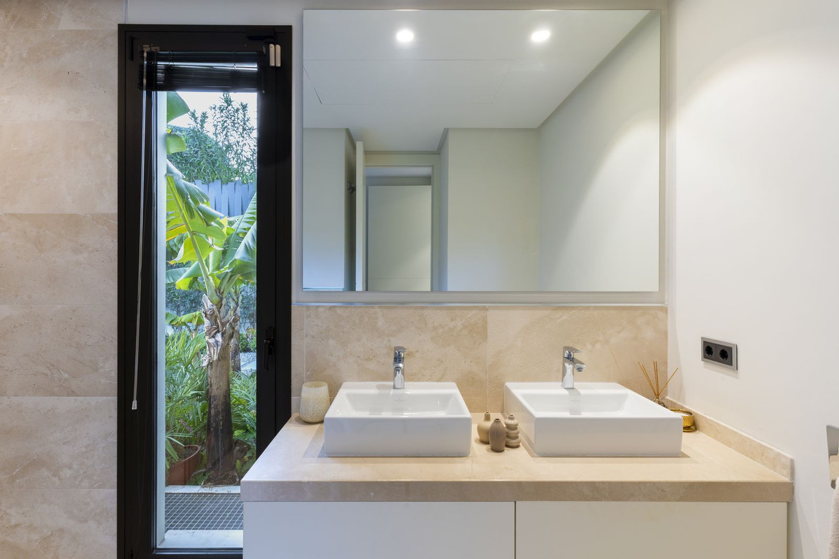 Huis te koop in The Golden Mile | 5 slaapkamers H5355364