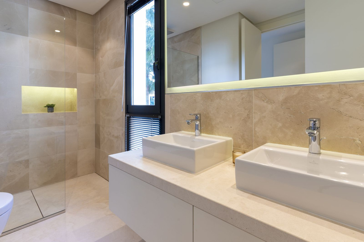 Huis te koop in The Golden Mile | 5 slaapkamers H5355364