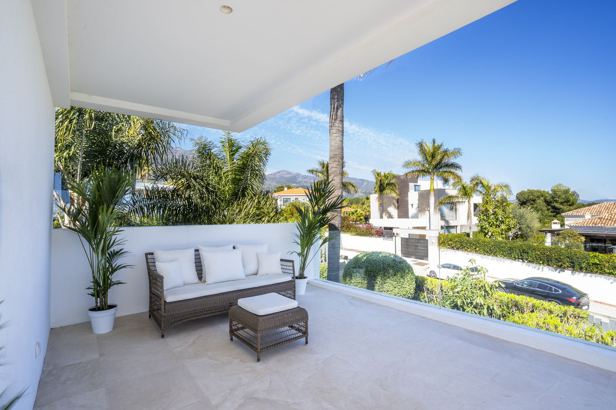 Huis te koop in The Golden Mile | 5 slaapkamers H5355364