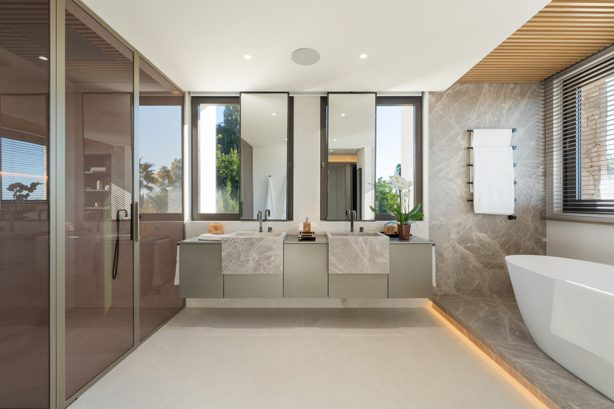 Huis te koop in The Golden Mile | 5 slaapkamers H5360857