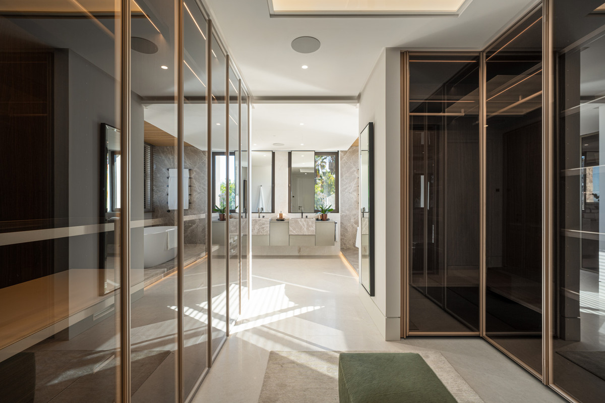 Huis te koop in The Golden Mile | 5 slaapkamers H5360857