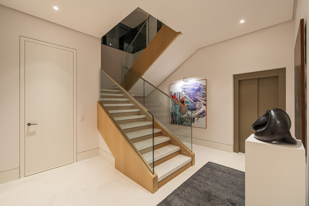 Huis te koop in The Golden Mile | 5 slaapkamers H5360857