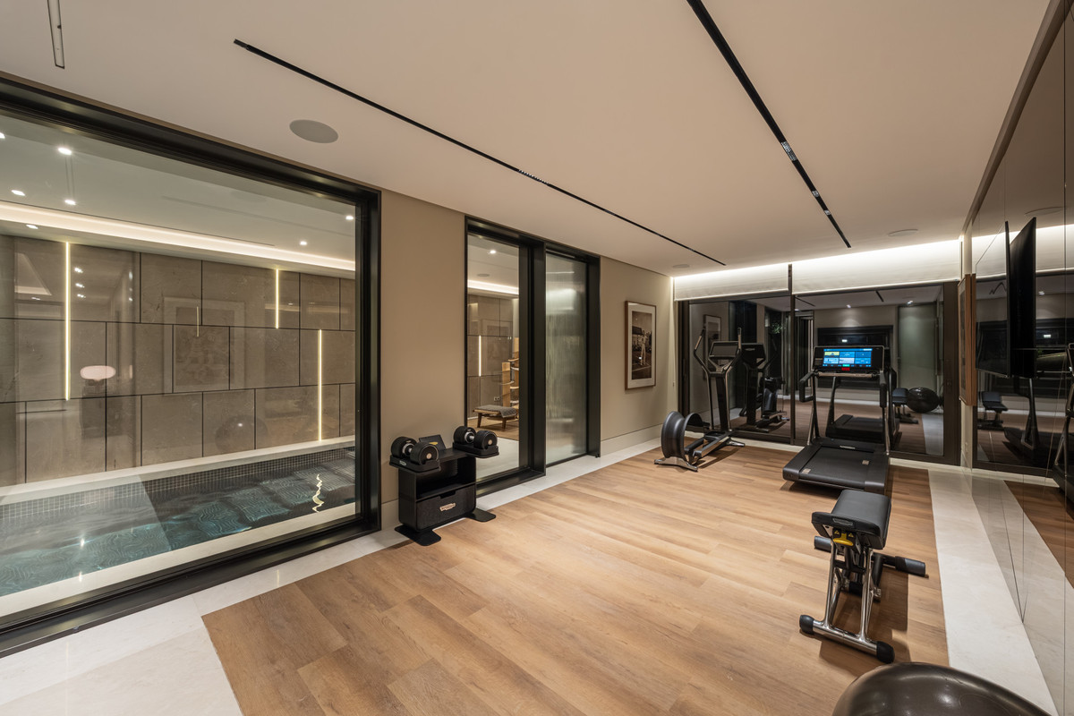 Huis te koop in The Golden Mile | 5 slaapkamers H5360857