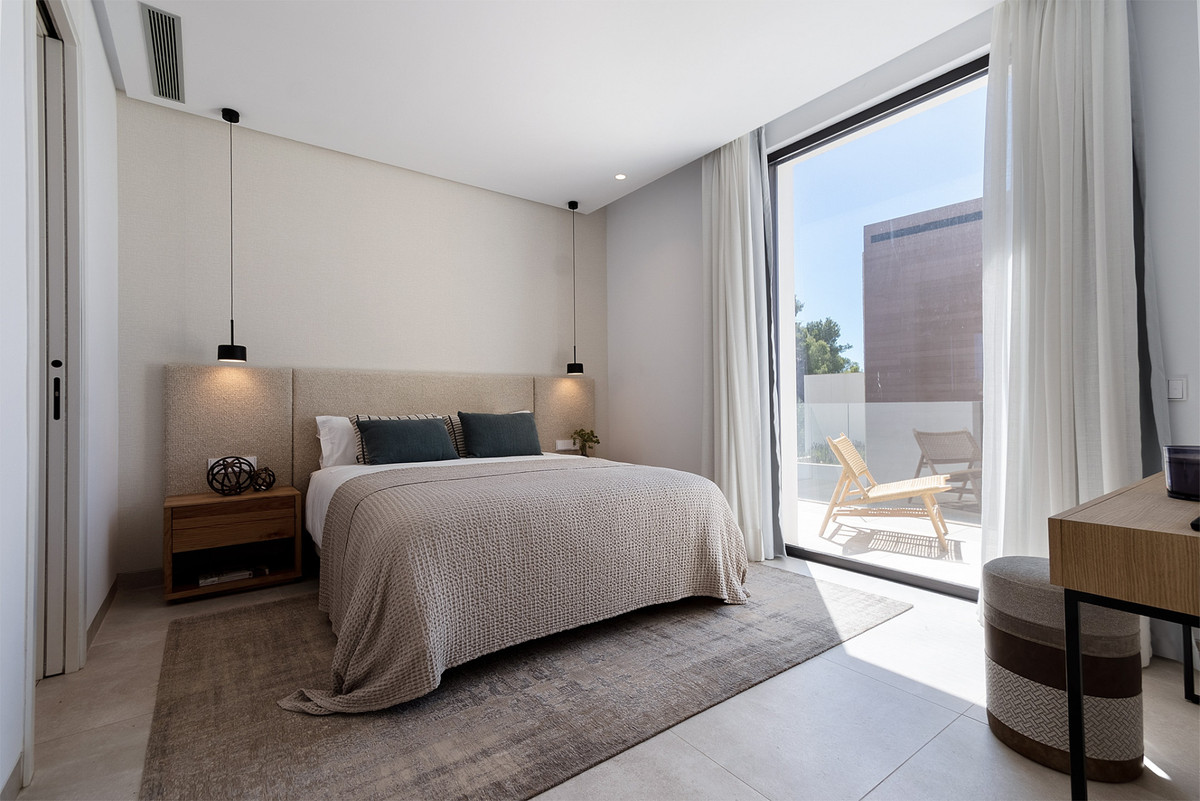 Huis te koop in The Golden Mile | 4 slaapkamers H5366242