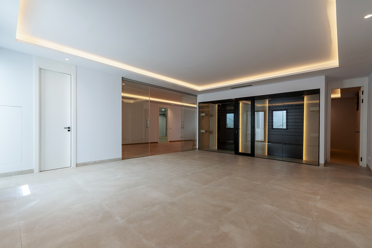 Huis te koop in The Golden Mile | 4 slaapkamers H5366242