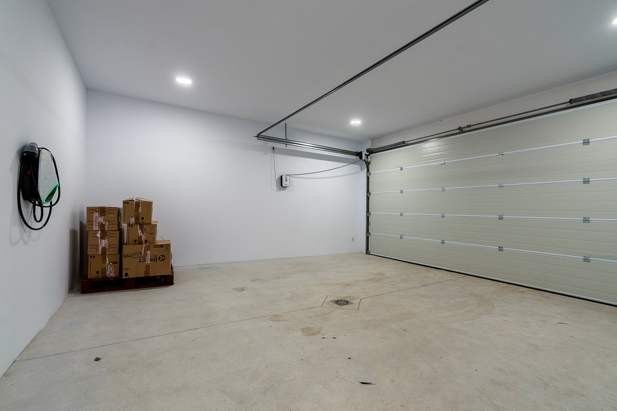 Huis te koop in The Golden Mile | 4 slaapkamers H5366242