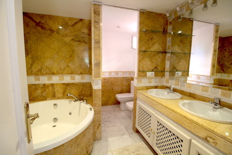 Huis te koop in The Golden Mile | 4 slaapkamers H5374804