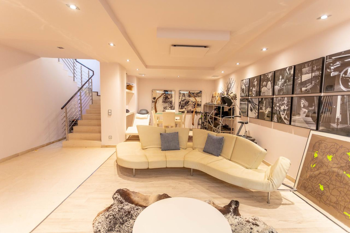Huis te koop in The Golden Mile | 4 slaapkamers H5382364