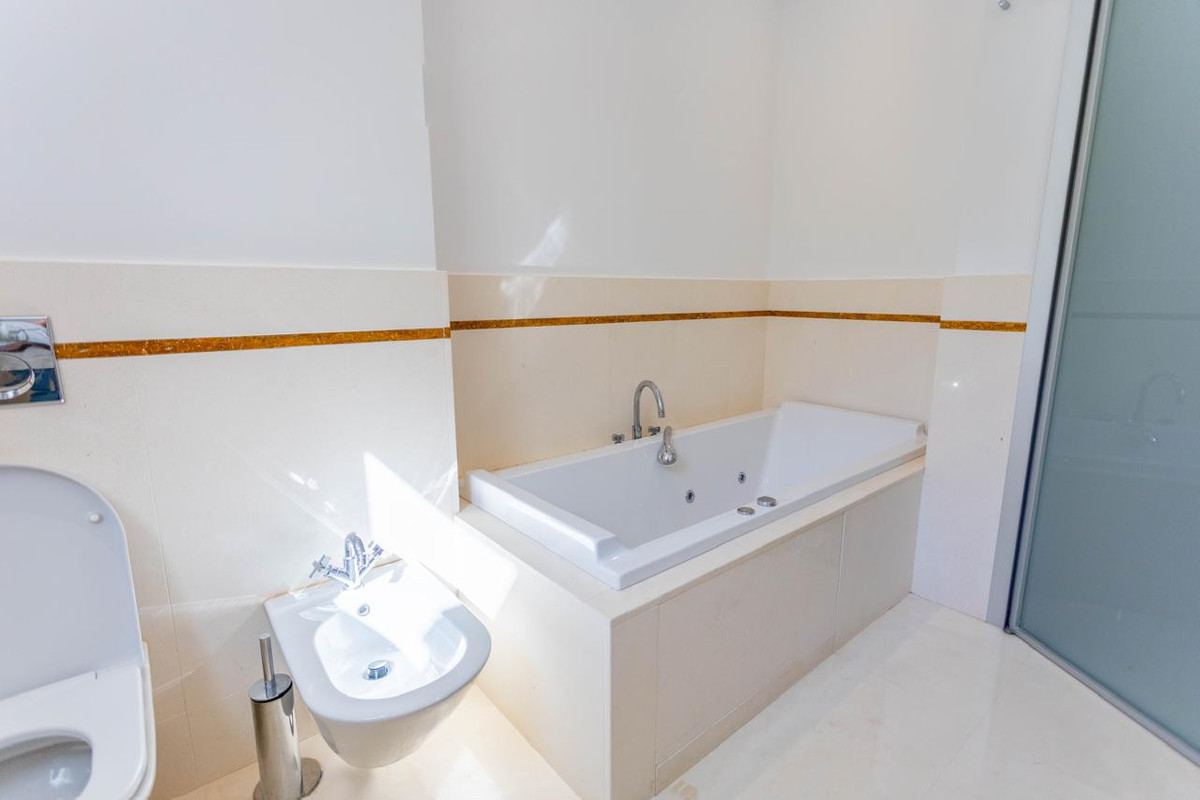 Huis te koop in The Golden Mile | 4 slaapkamers H5382364