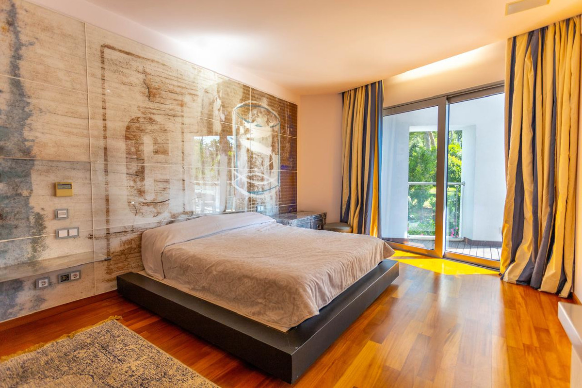 Huis te koop in The Golden Mile | 4 slaapkamers H5382364