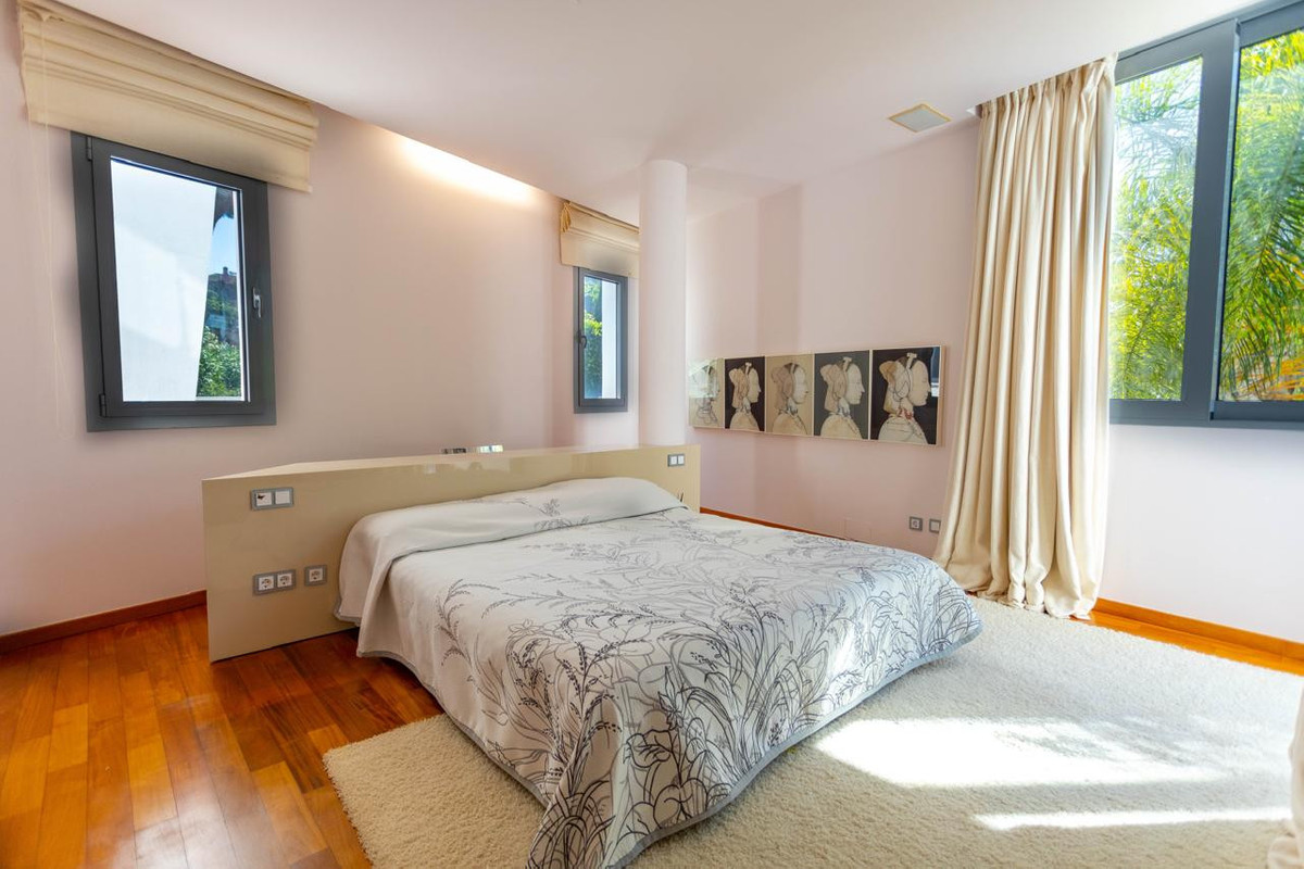 Huis te koop in The Golden Mile | 4 slaapkamers H5382364