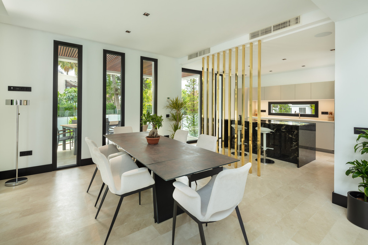 Huis te koop in The Golden Mile | 5 slaapkamers H5461600
