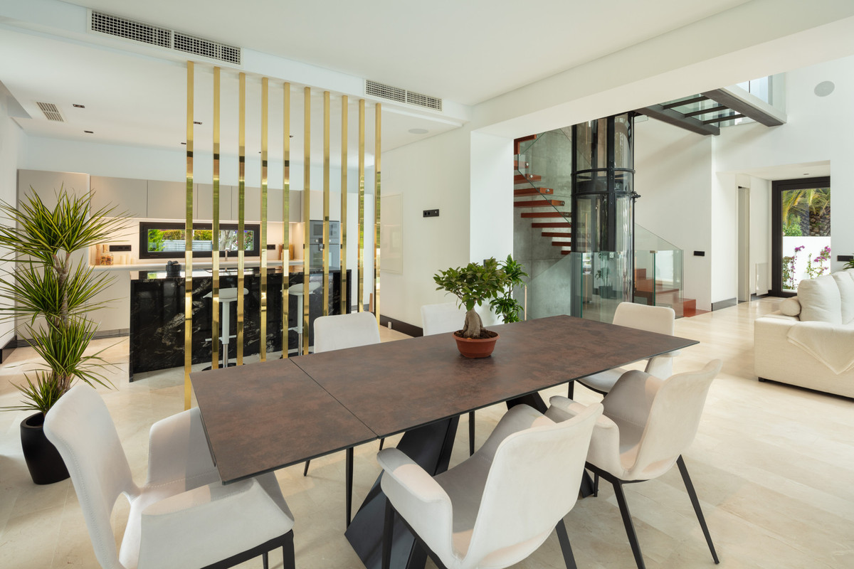 Huis te koop in The Golden Mile | 5 slaapkamers H5461600