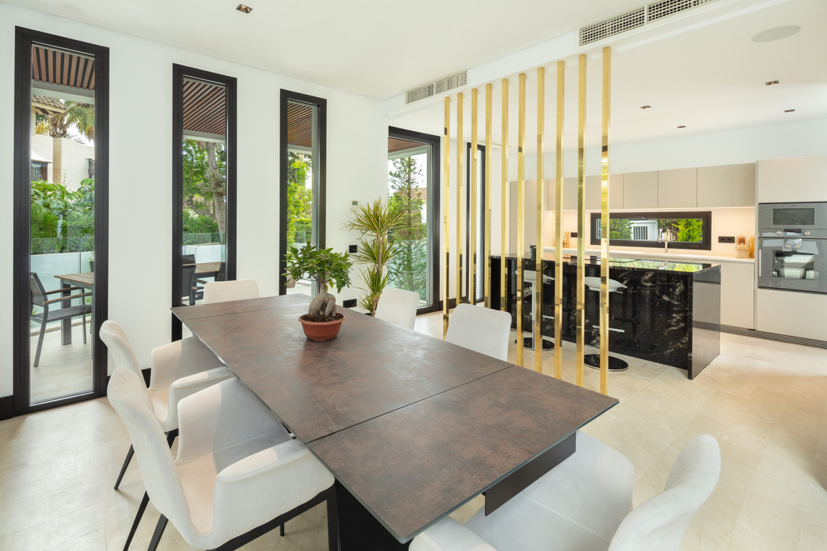 Huis te koop in The Golden Mile | 5 slaapkamers H5461600
