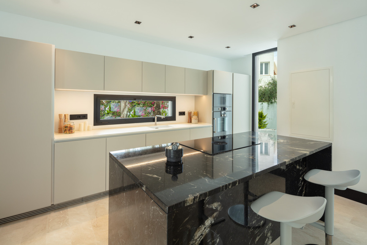 Huis te koop in The Golden Mile | 5 slaapkamers H5461600