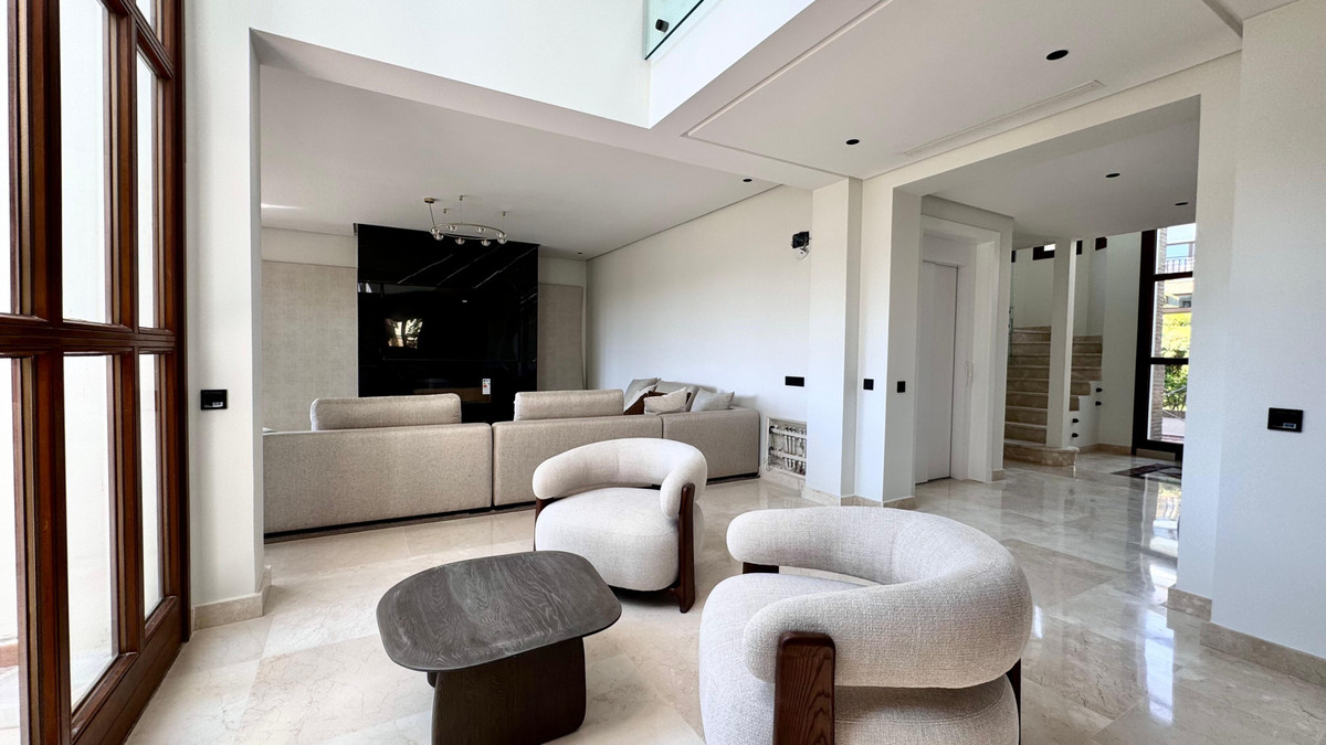 Huis te koop in The Golden Mile | 6 slaapkamers H5462557