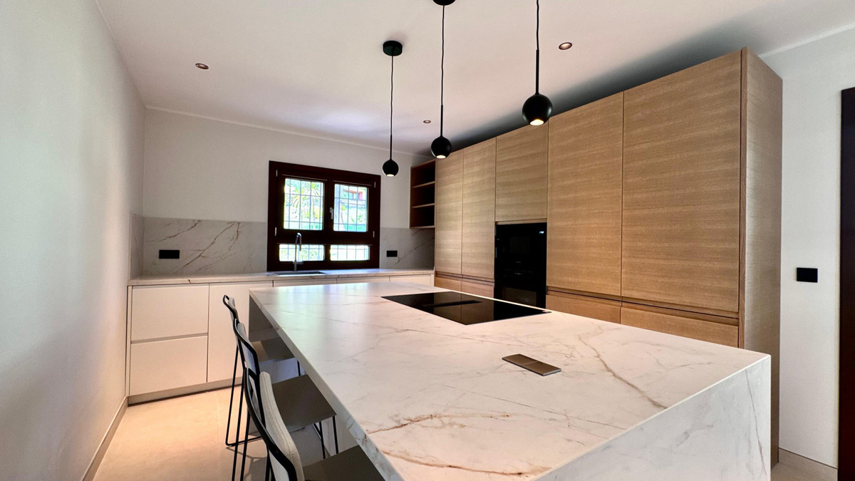 Huis te koop in The Golden Mile | 6 slaapkamers H5462557
