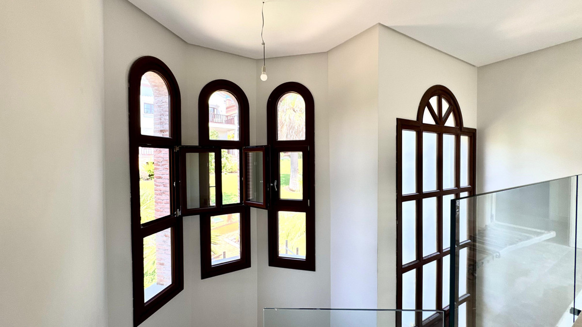 Huis te koop in The Golden Mile | 6 slaapkamers H5462557