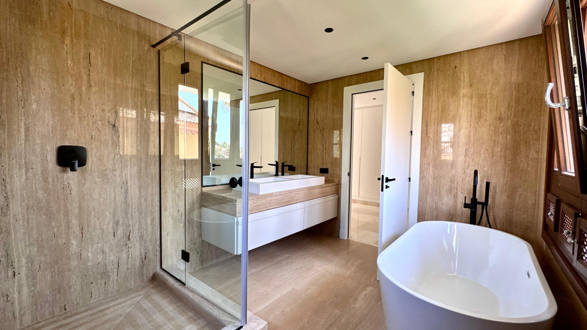 Huis te koop in The Golden Mile | 6 slaapkamers H5462557