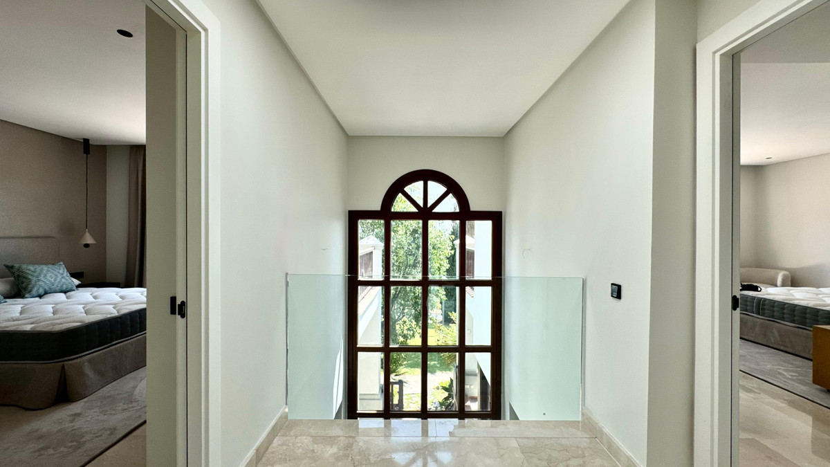 Huis te koop in The Golden Mile | 6 slaapkamers H5462557