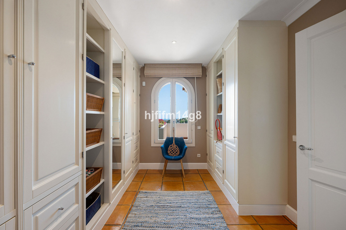 Huis te koop in The Golden Mile | 5 slaapkamers H5468101