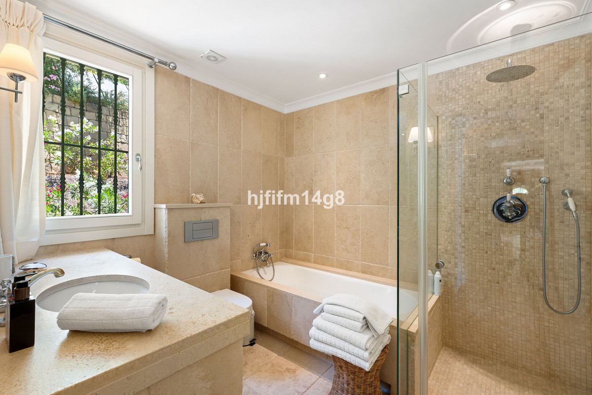 Huis te koop in The Golden Mile | 5 slaapkamers H5468101