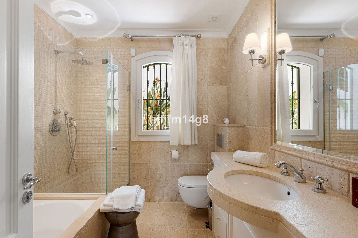 Huis te koop in The Golden Mile | 5 slaapkamers H5468101