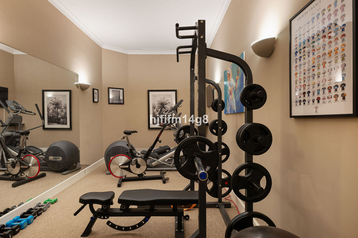 Huis te koop in The Golden Mile | 5 slaapkamers H5468101