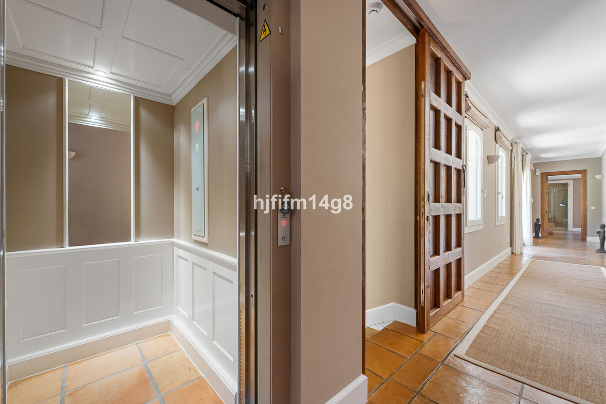 Huis te koop in The Golden Mile | 5 slaapkamers H5468101