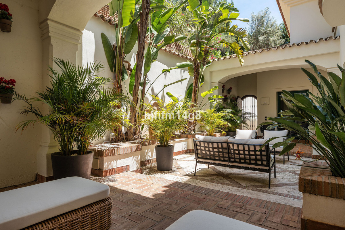 Huis te koop in The Golden Mile | 5 slaapkamers H5468101