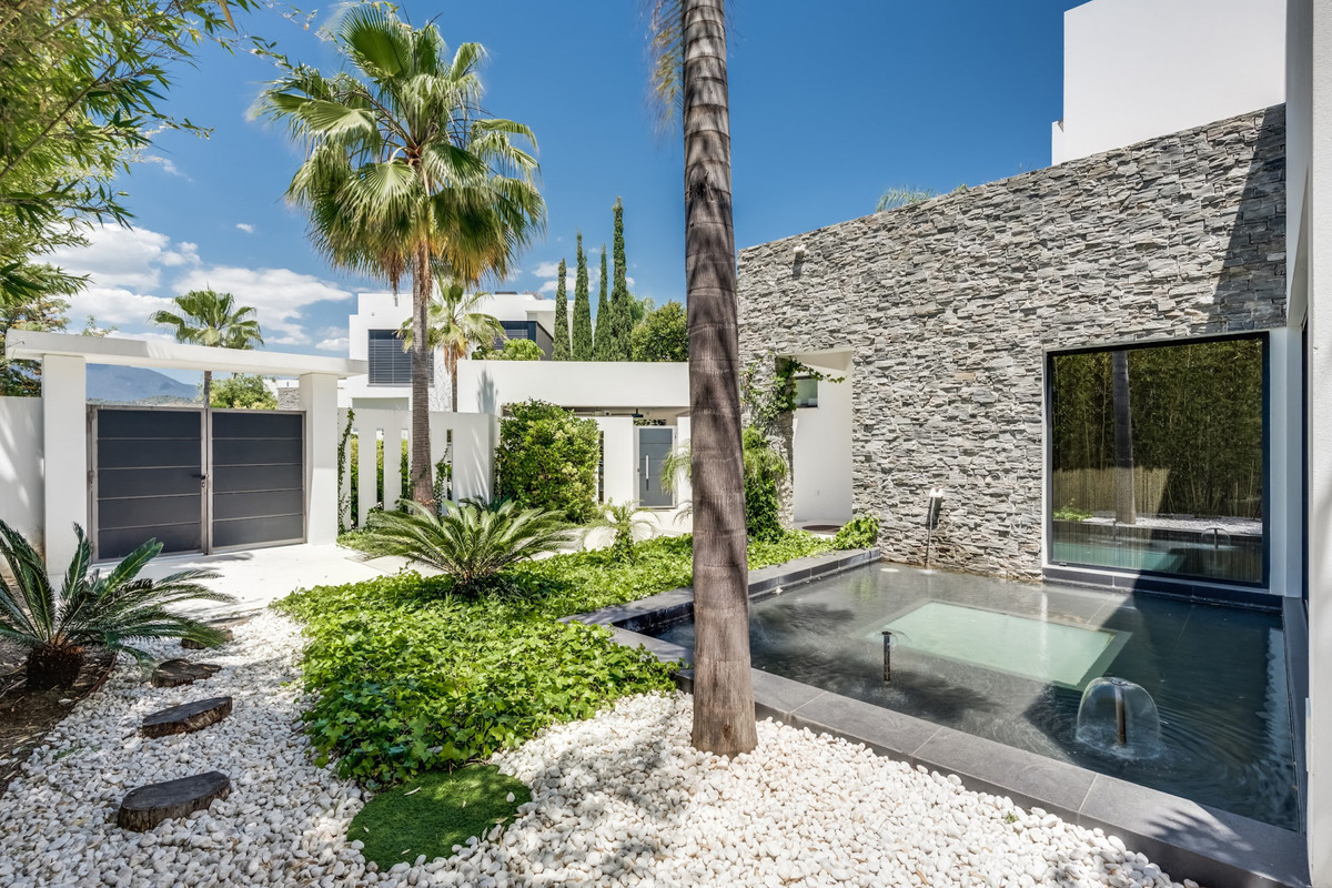 Huis te koop in The Golden Mile | 5 slaapkamers H5468158