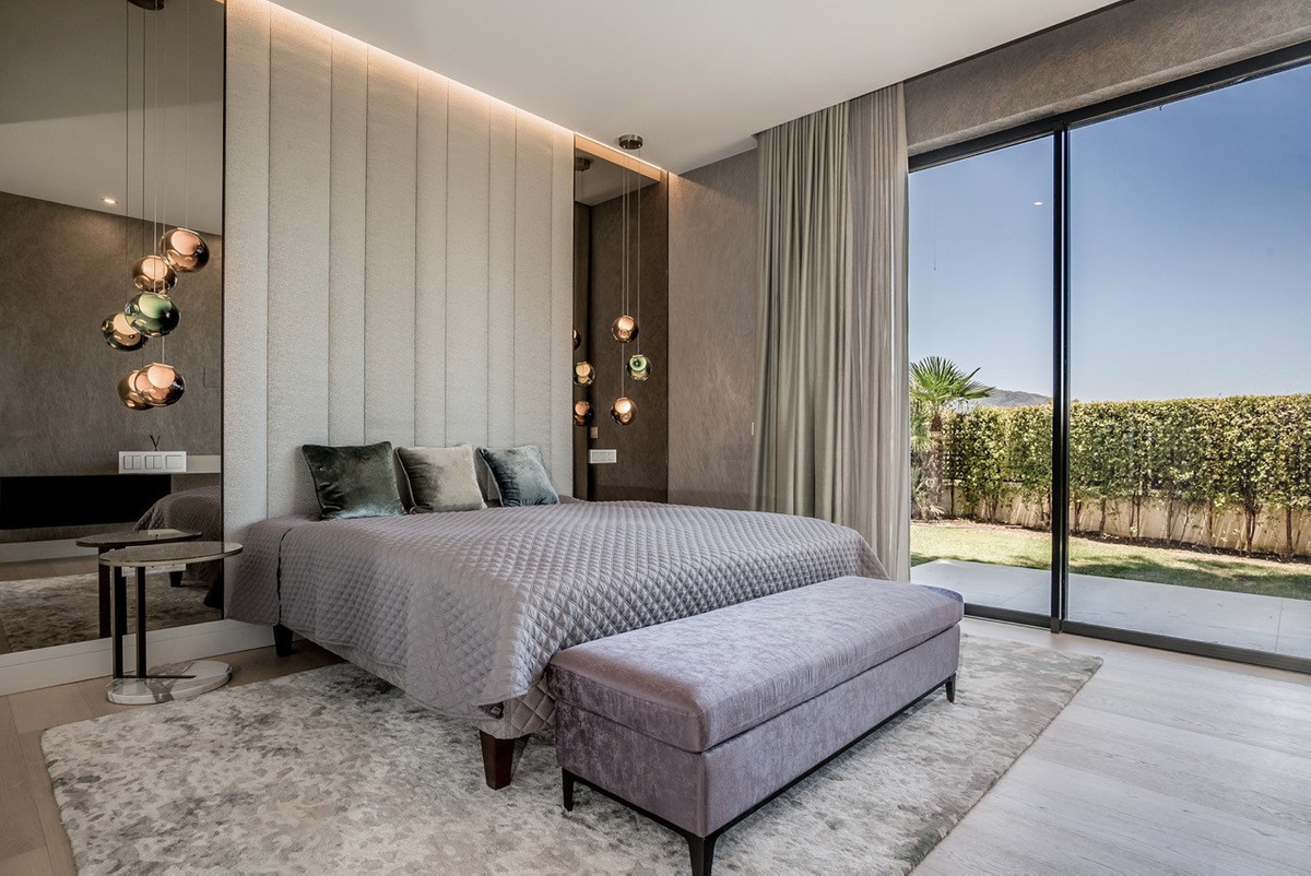 Huis te koop in The Golden Mile | 5 slaapkamers H5468158