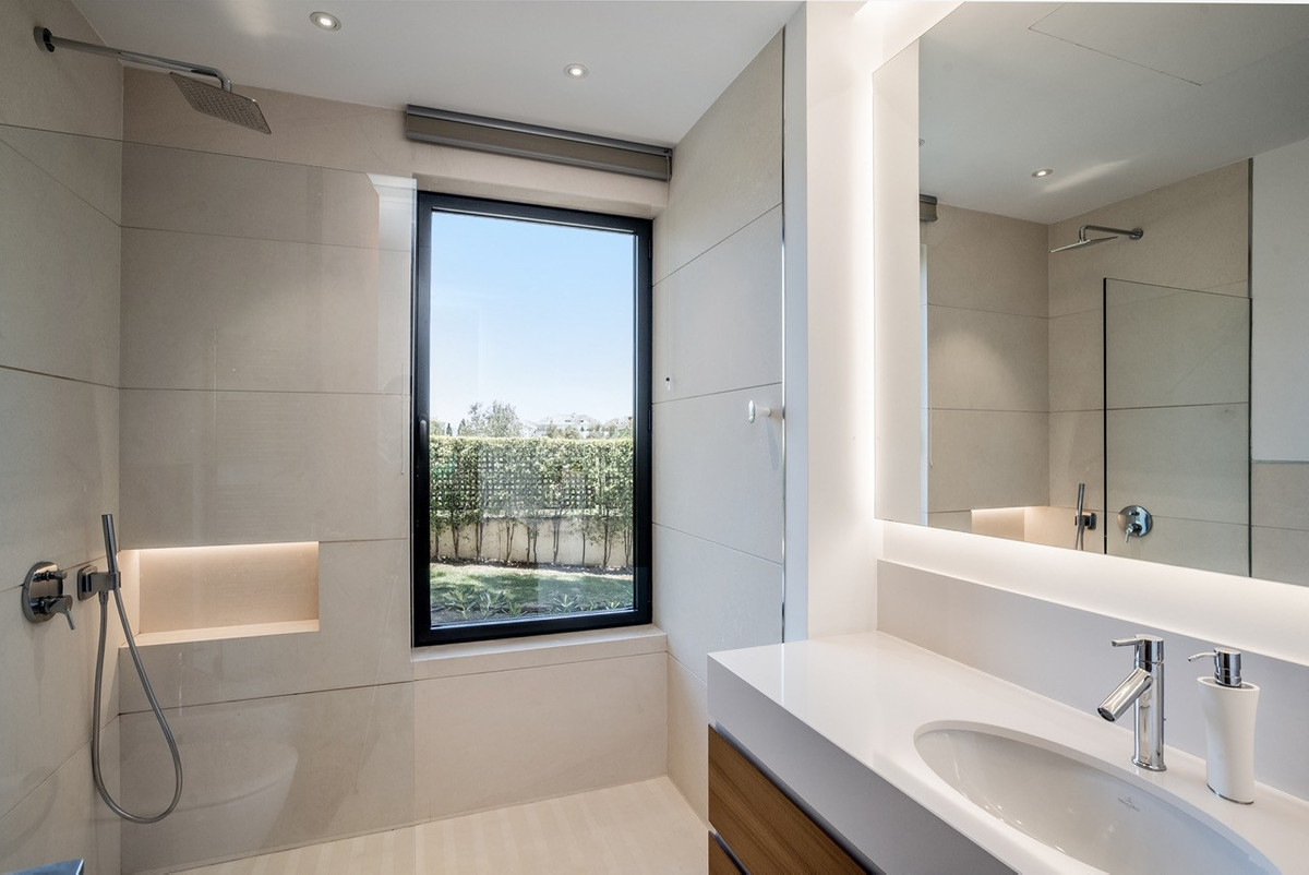 Huis te koop in The Golden Mile | 5 slaapkamers H5468158