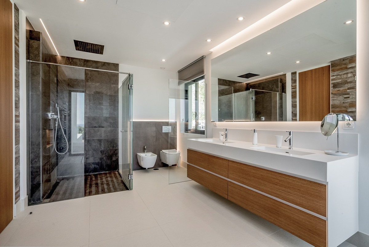 Huis te koop in The Golden Mile | 5 slaapkamers H5468158