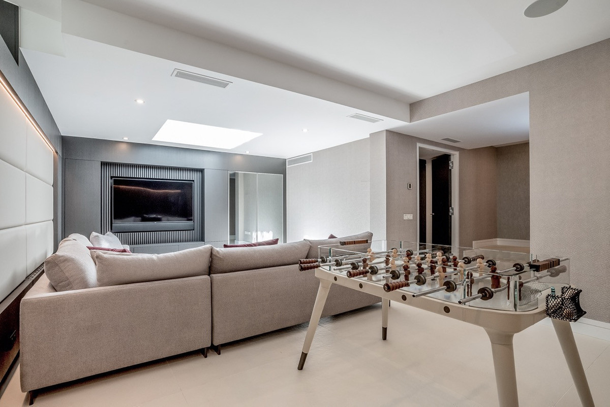 Huis te koop in The Golden Mile | 5 slaapkamers H5468158