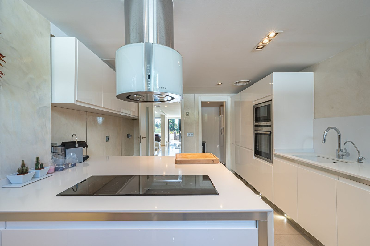 Huis te koop in The Golden Mile | 7 slaapkamers H5472040