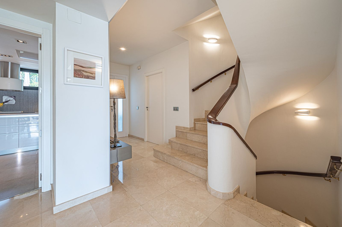 Huis te koop in The Golden Mile | 7 slaapkamers H5472040