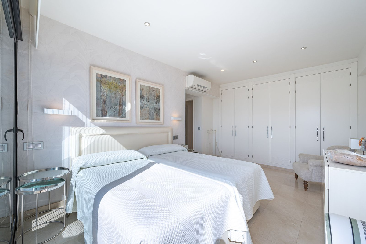 Huis te koop in The Golden Mile | 7 slaapkamers H5472040