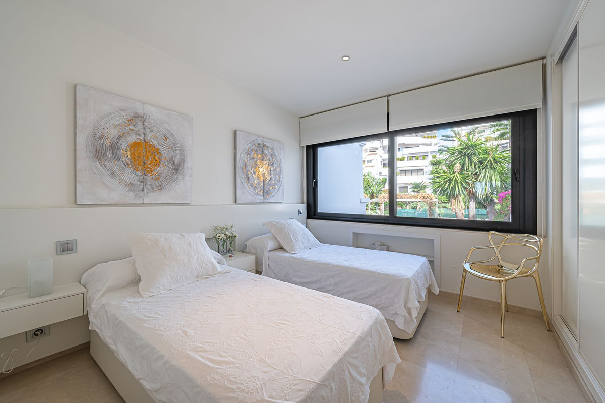 Huis te koop in The Golden Mile | 7 slaapkamers H5472040