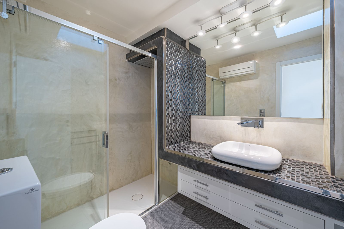 Huis te koop in The Golden Mile | 7 slaapkamers H5472040