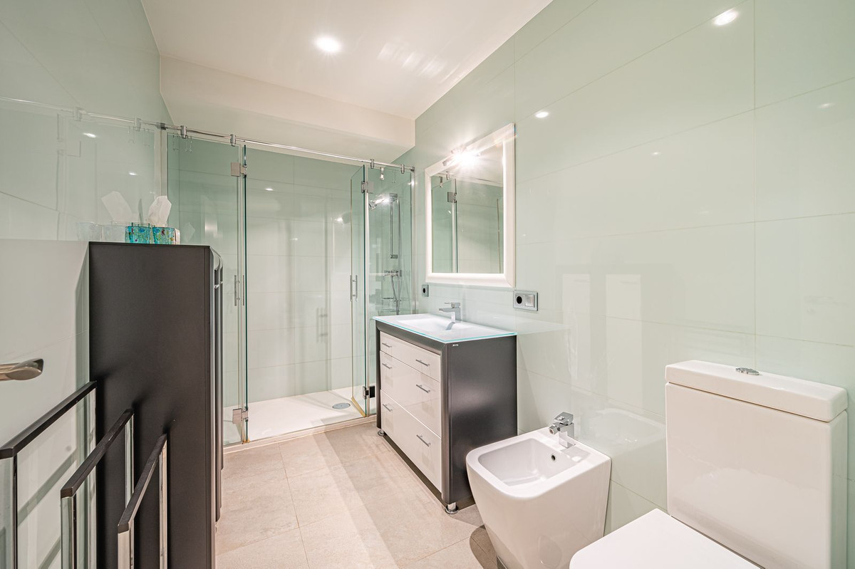 Huis te koop in The Golden Mile | 7 slaapkamers H5472040