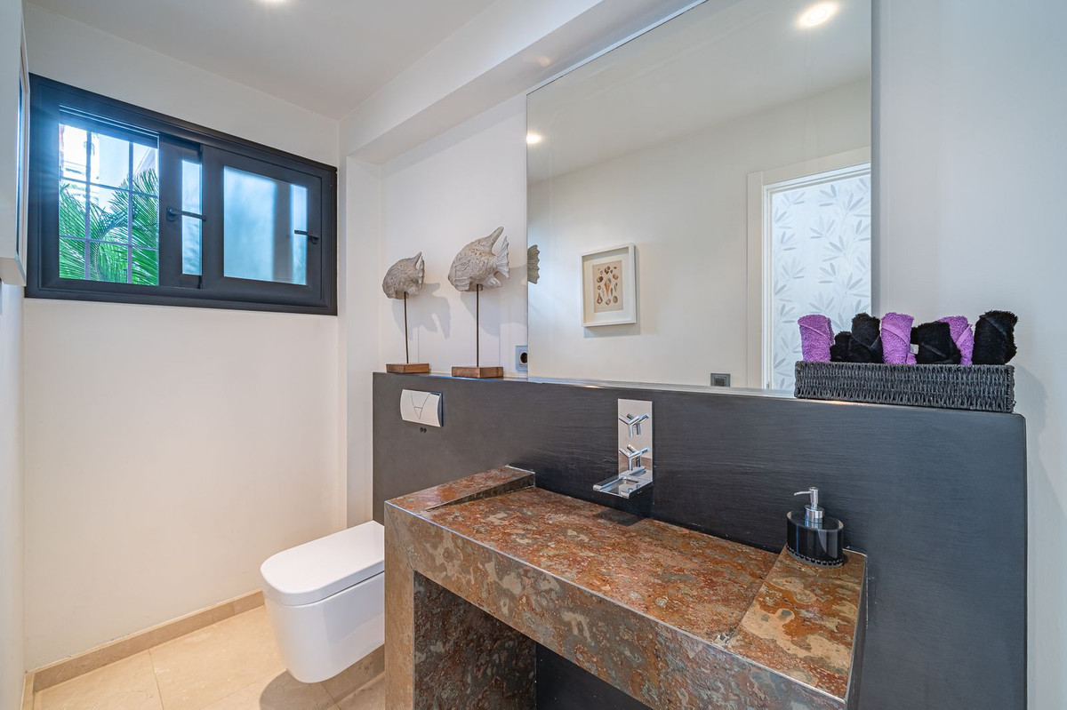Huis te koop in The Golden Mile | 7 slaapkamers H5472040